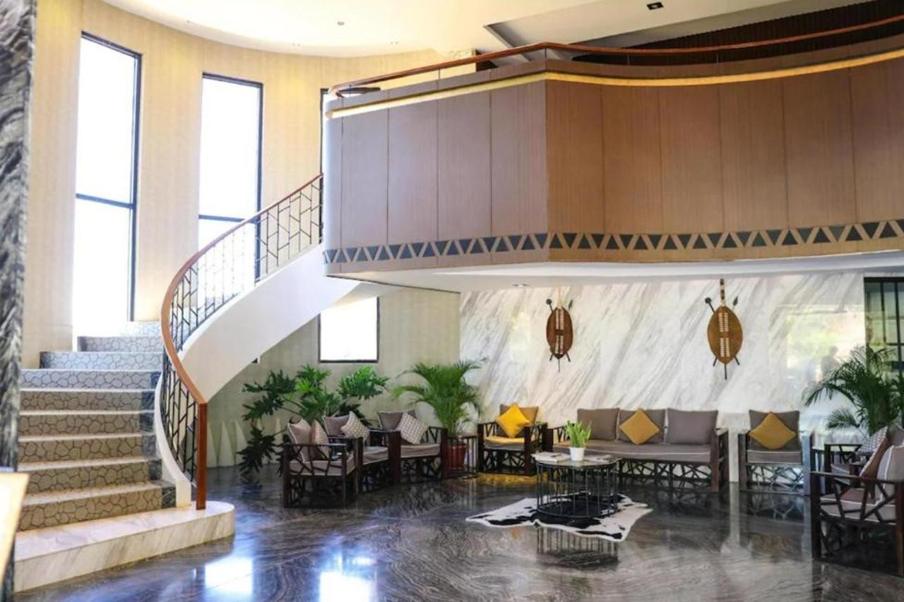 Safari Hotel And Villas Powered By Cocotel Bulala Buitenkant foto