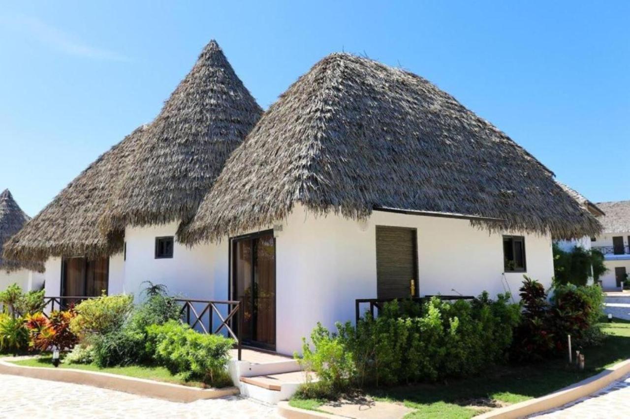 Safari Hotel And Villas Powered By Cocotel Bulala Buitenkant foto